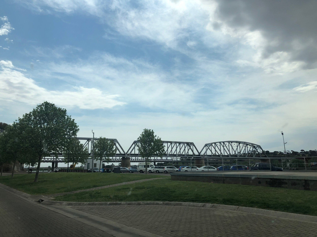 Murray Bridge Train Memorial景点图片
