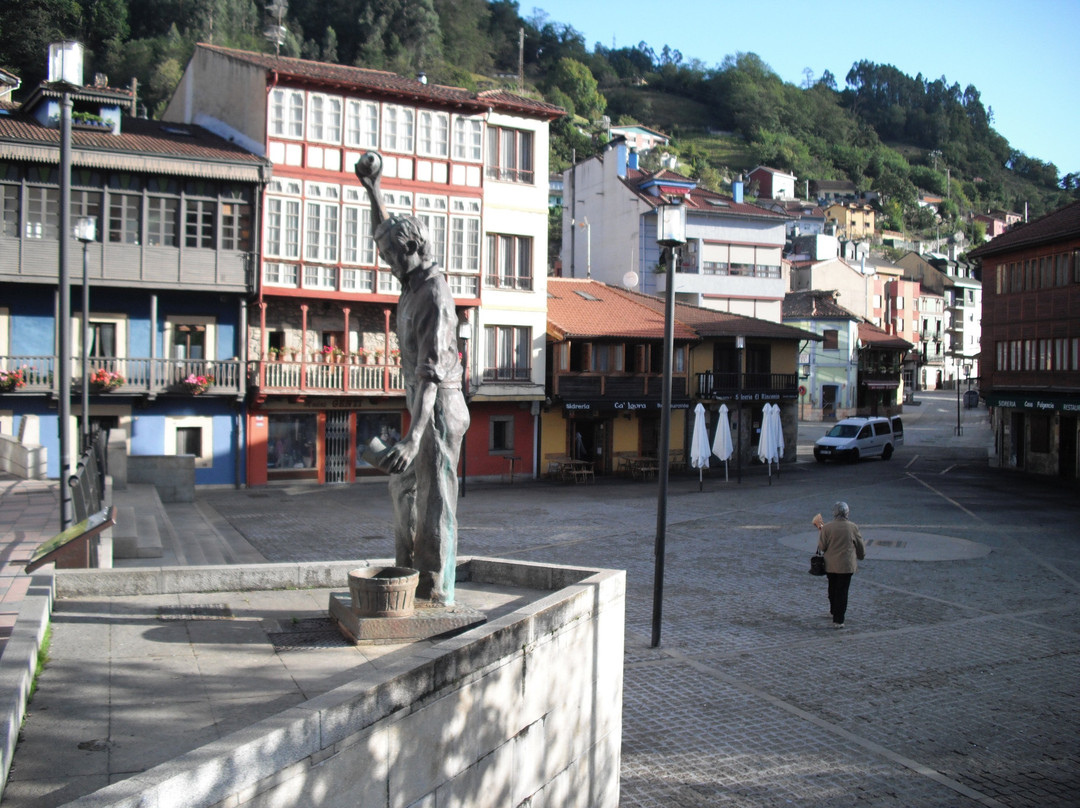Plaza de Requejo景点图片