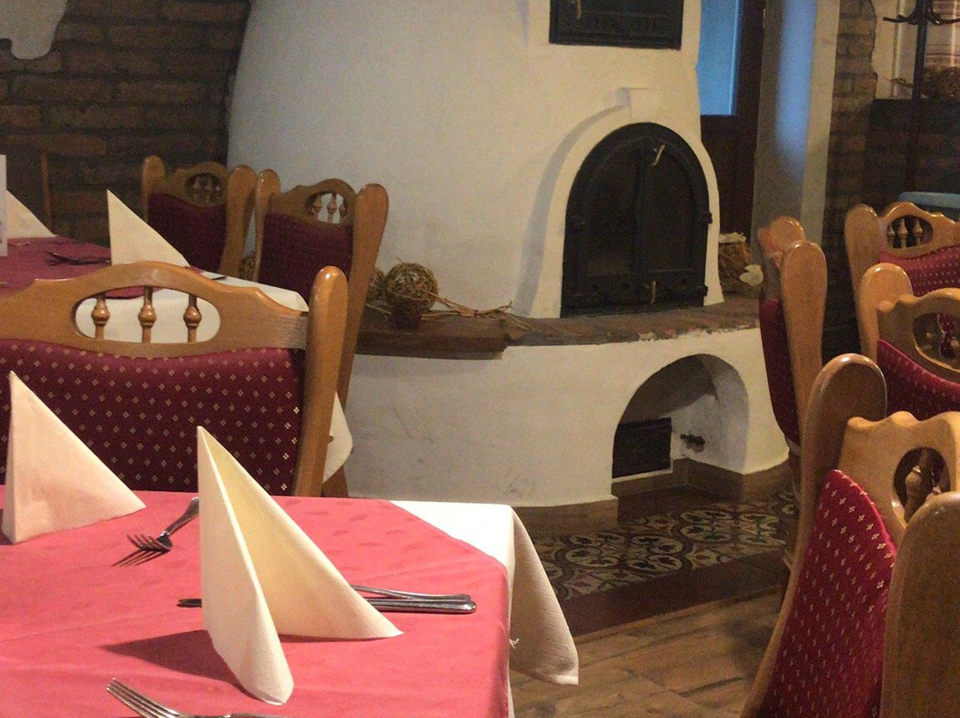 Piroska Csarda es Panzio主图