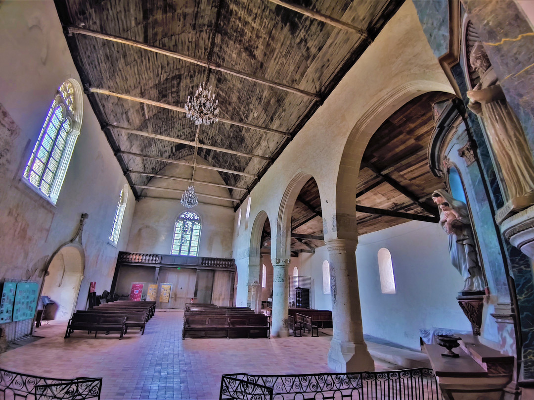 Église Romane Notre Dame景点图片