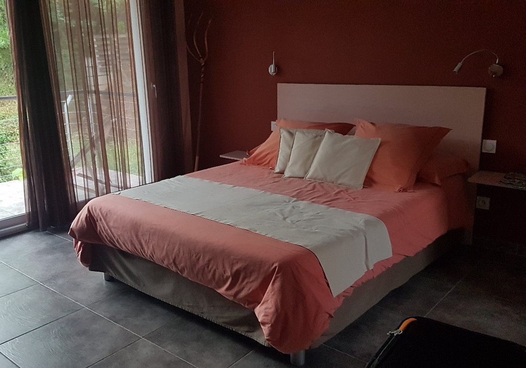 Face au Gardon主图