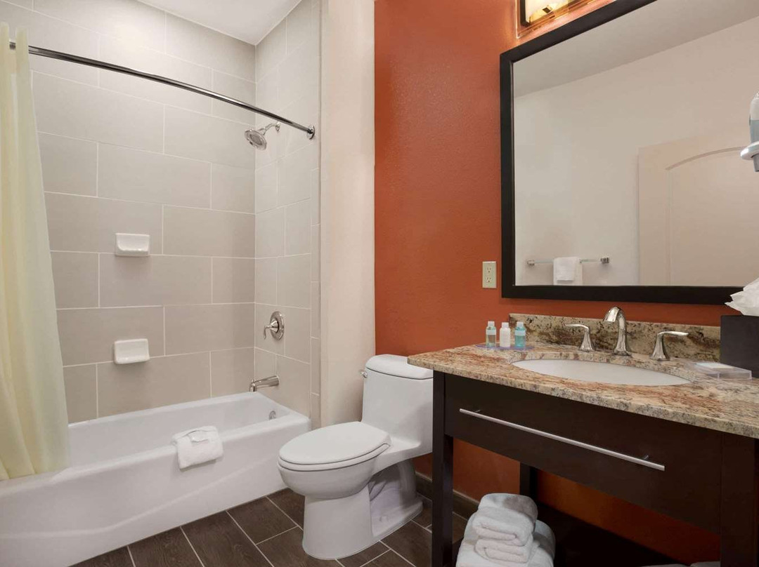 Baymont by Wyndham Hobbs主图