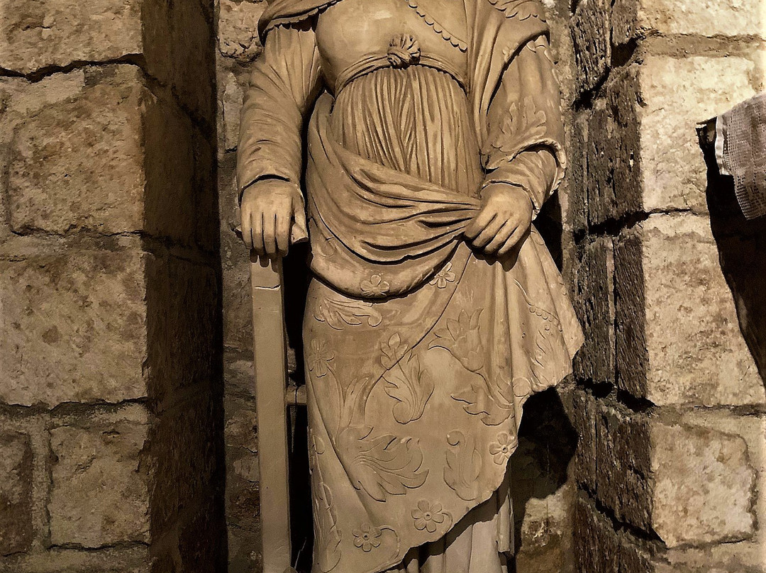 Eglise Notre-Dame-Bouresse必去景点