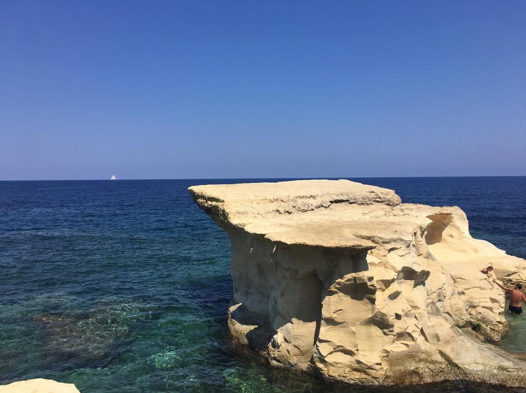 Ghar Qawqla Bay-Marsalforn必去景点