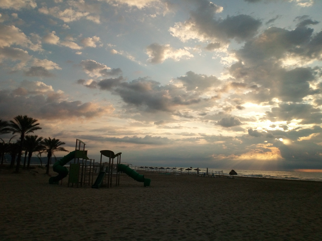 Playa Del Pinar景点图片