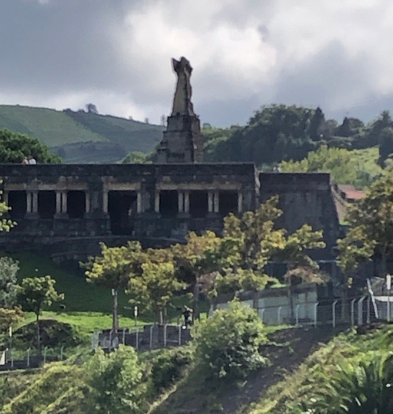 Monumento a Elcano-格塔里亚镇必去景点