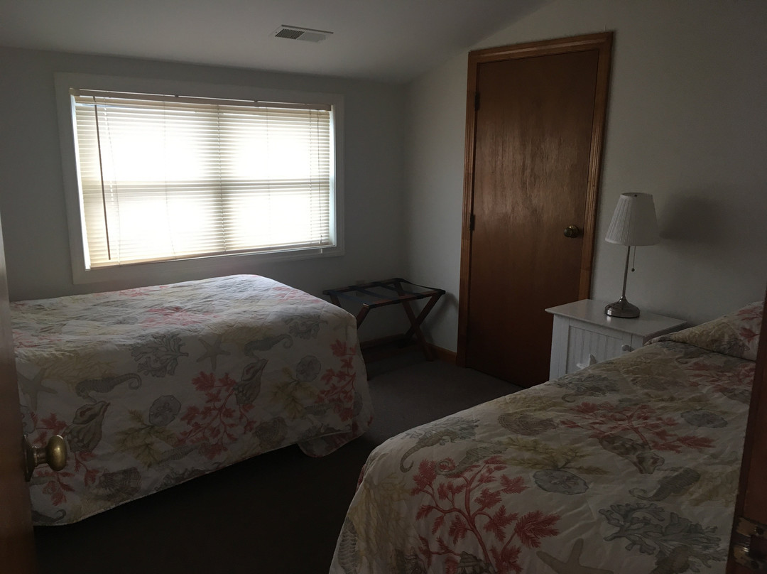 Shoreline Oceanfront Rooms and Suites主图