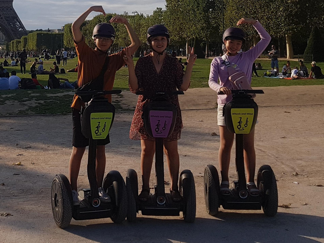 Wheels and Ways - Segway tours in Paris and Versailles-巴黎必去景点
