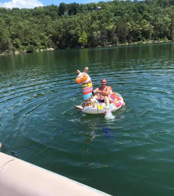 Blackburns Resort主图