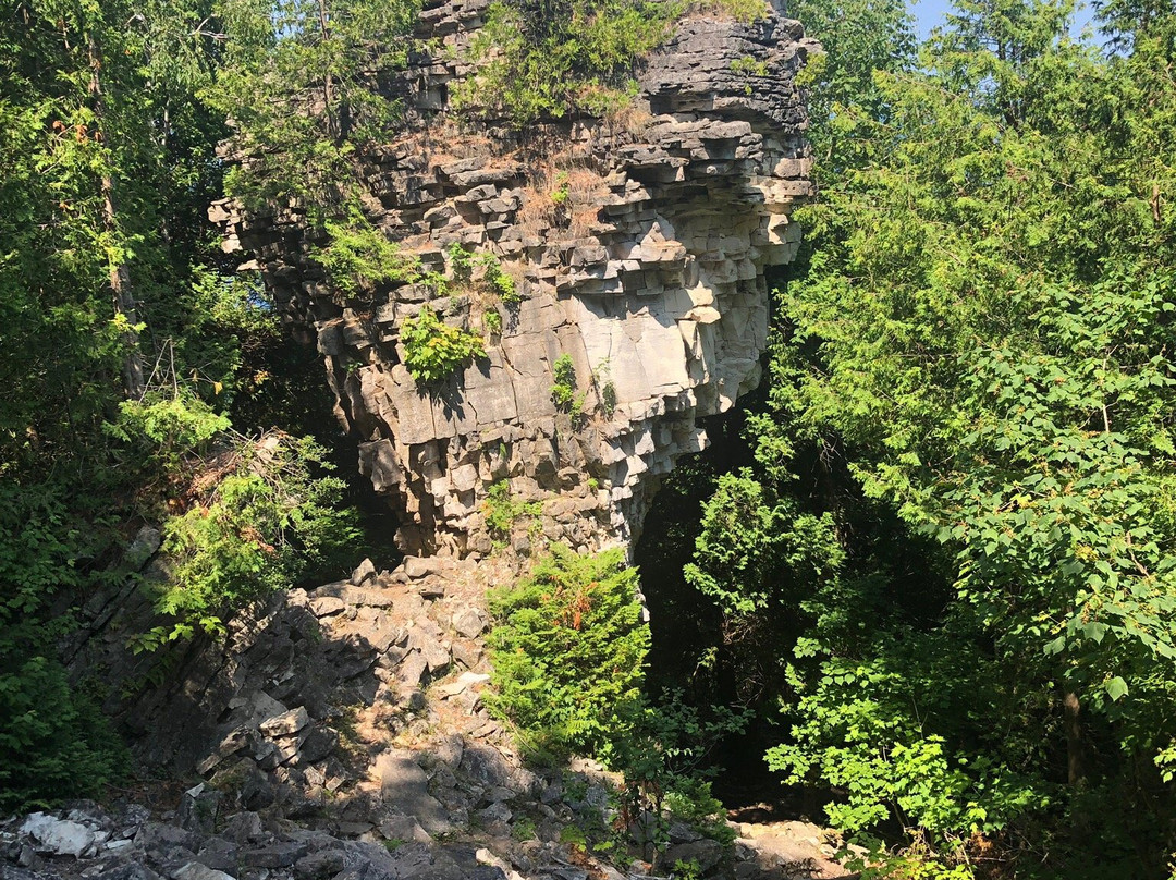 Devil's Monument Loop Trail景点图片