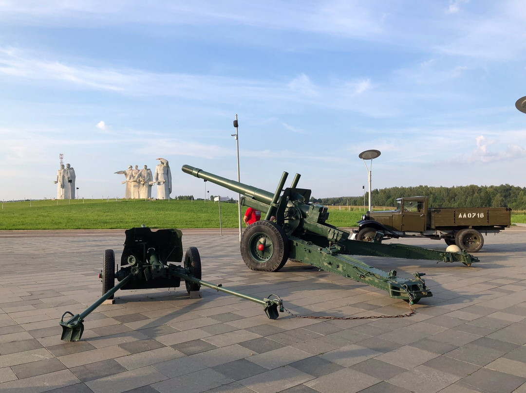 Memorial Geroyam-Panfilovtsam景点图片