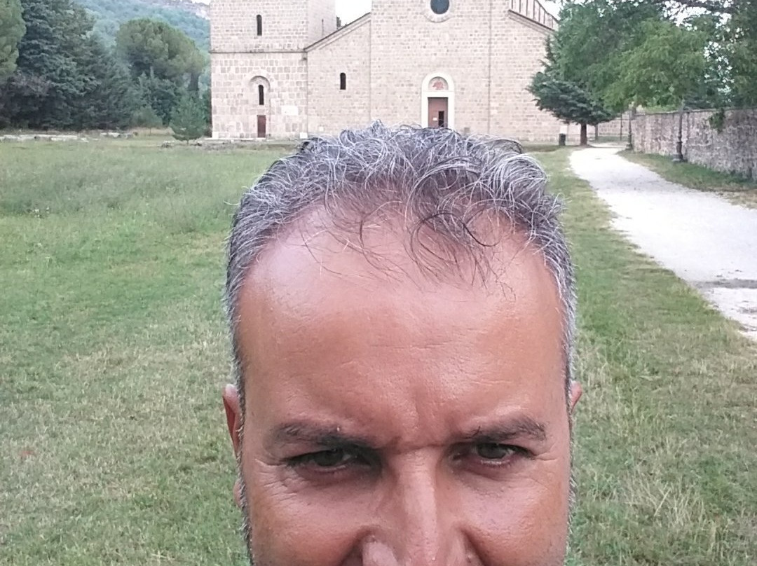 Basilica di San Vincenzo Maggiore-Castel San Vincenzo必去景点
