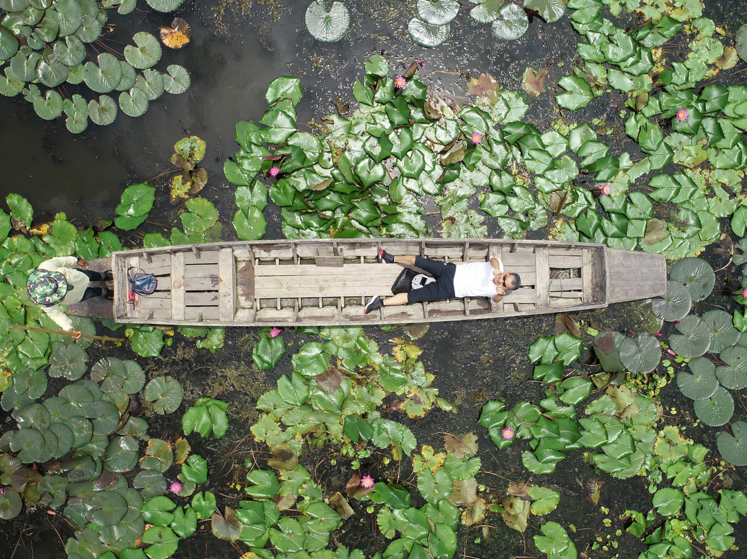 ตลาดน้ำทุ่งบัวแดง-佛统必去景点