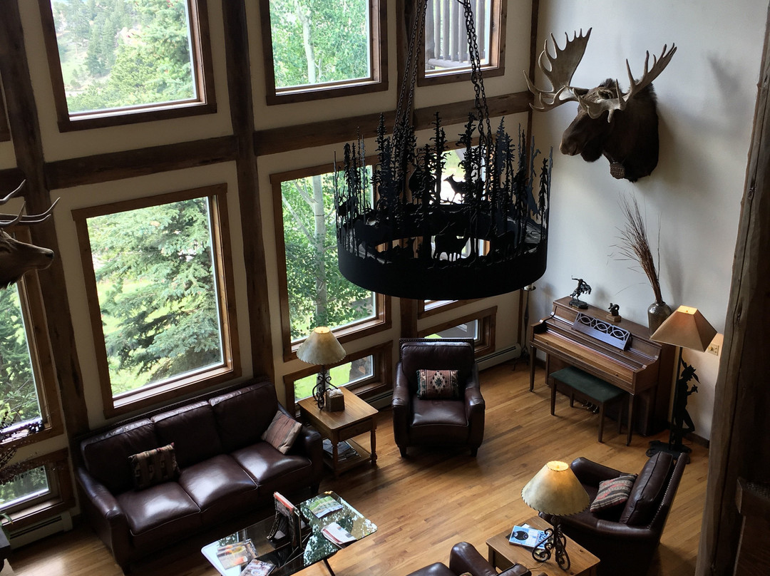 Taharaa Mountain Lodge主图