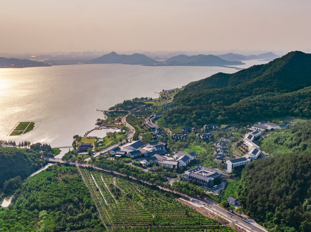 宁波东钱湖康得思酒店主图