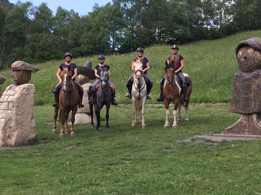 L'Aldosa Horse Center & Trails-L'aldosa必去景点
