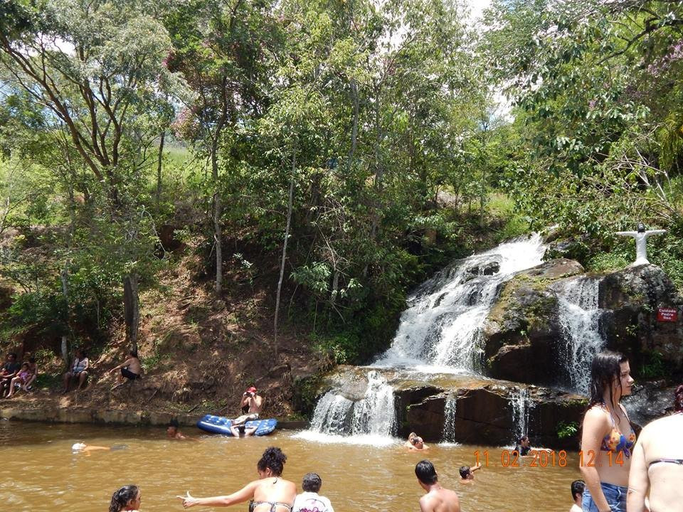 Bom Repouso旅游景点-Cachoeira 3 Irmaos