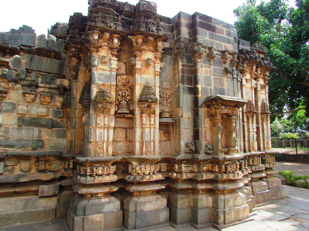 Trikuteshwara Temple景点图片
