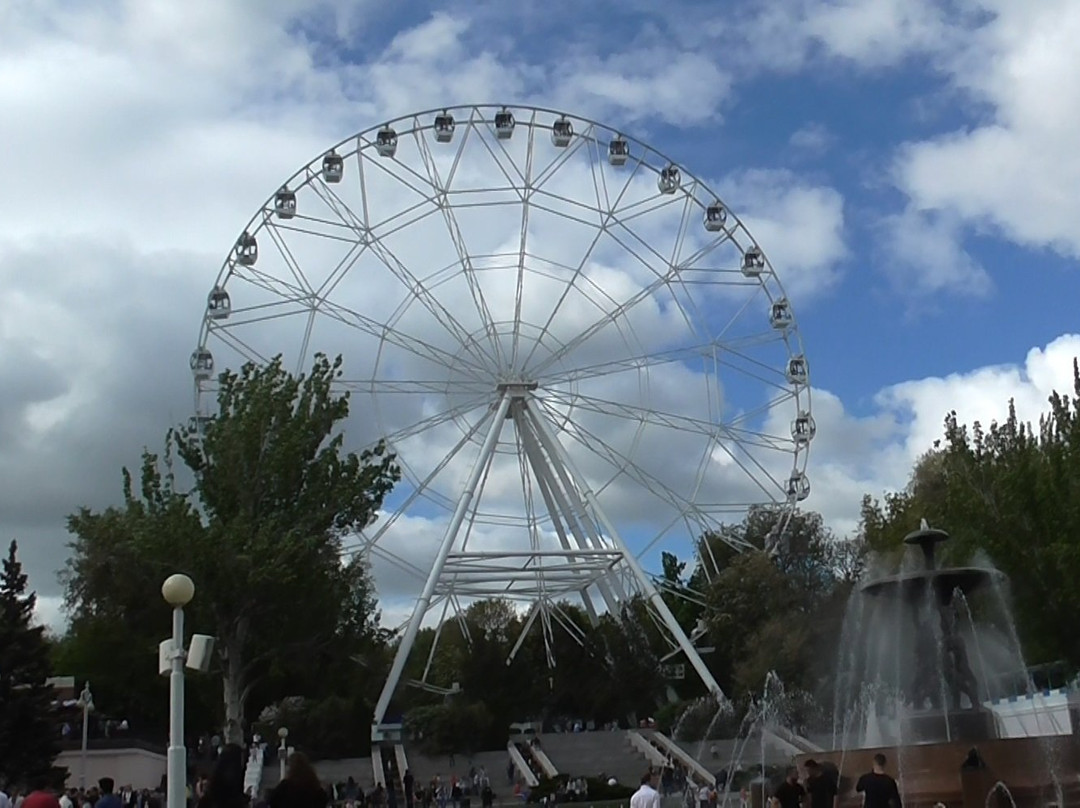 Ferris Wheel Odno Nebo景点图片