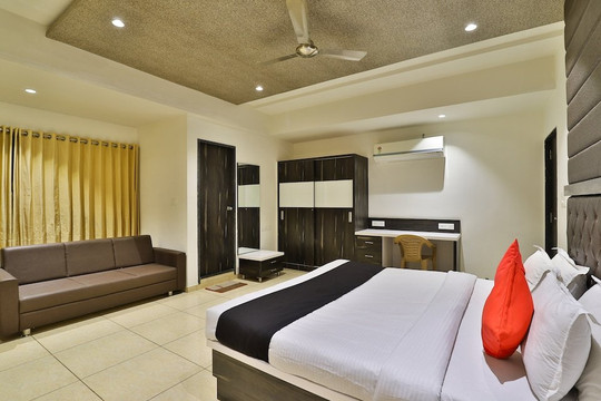 德威汽车旅馆及宴会厅主图