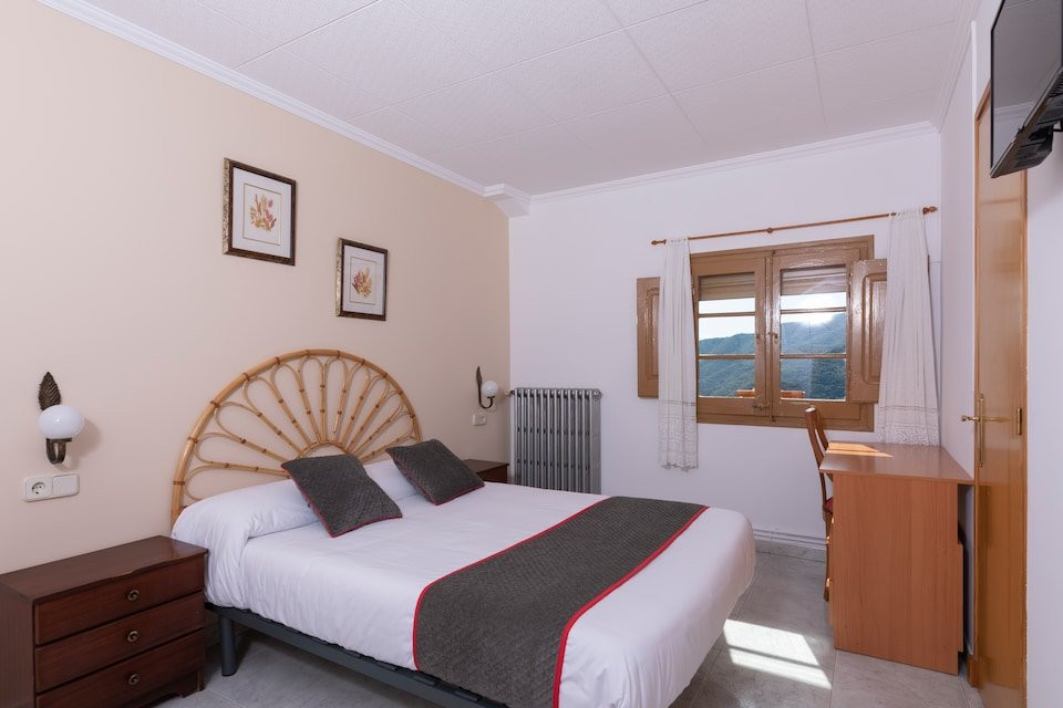 Hostal Montserrat主图