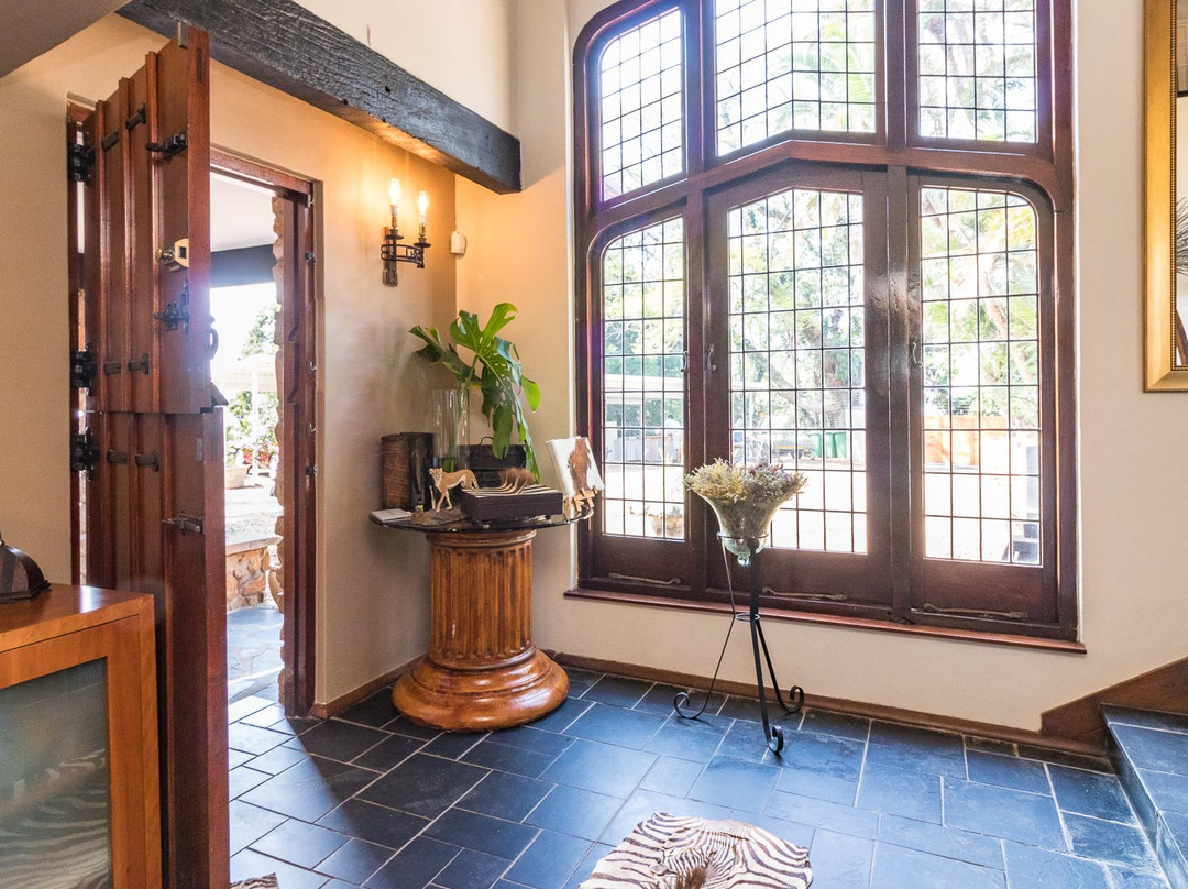 Hillside Guesthouse主图