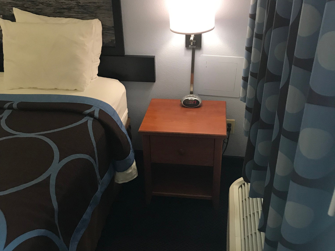 Super 8 by Wyndham Neillsville WI主图