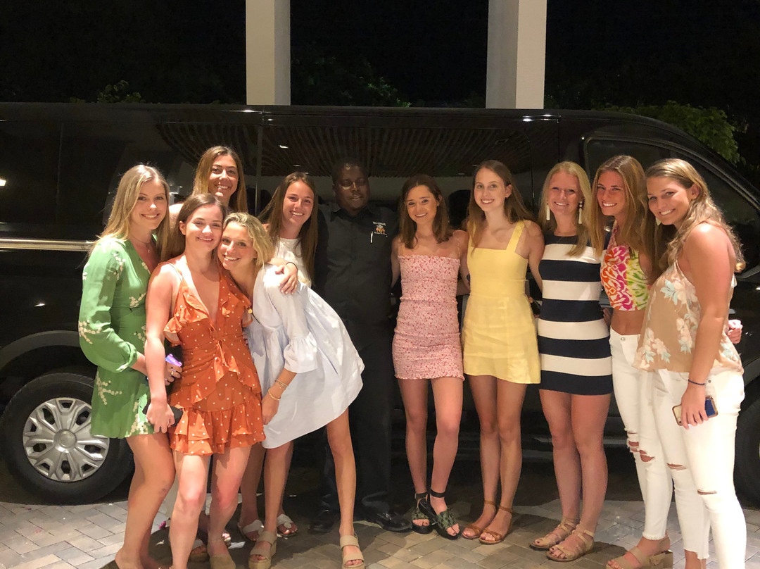 Transfer TCI-普罗维登西亚莱斯必去景点