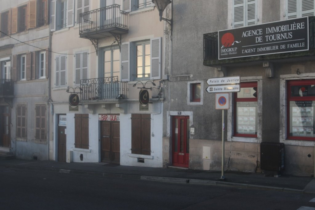 Bar A Quai-图尔尼必去景点