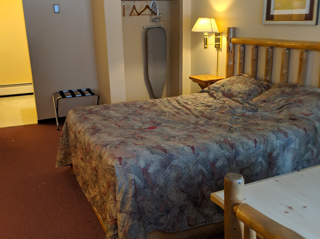 Yellowhead Motel主图