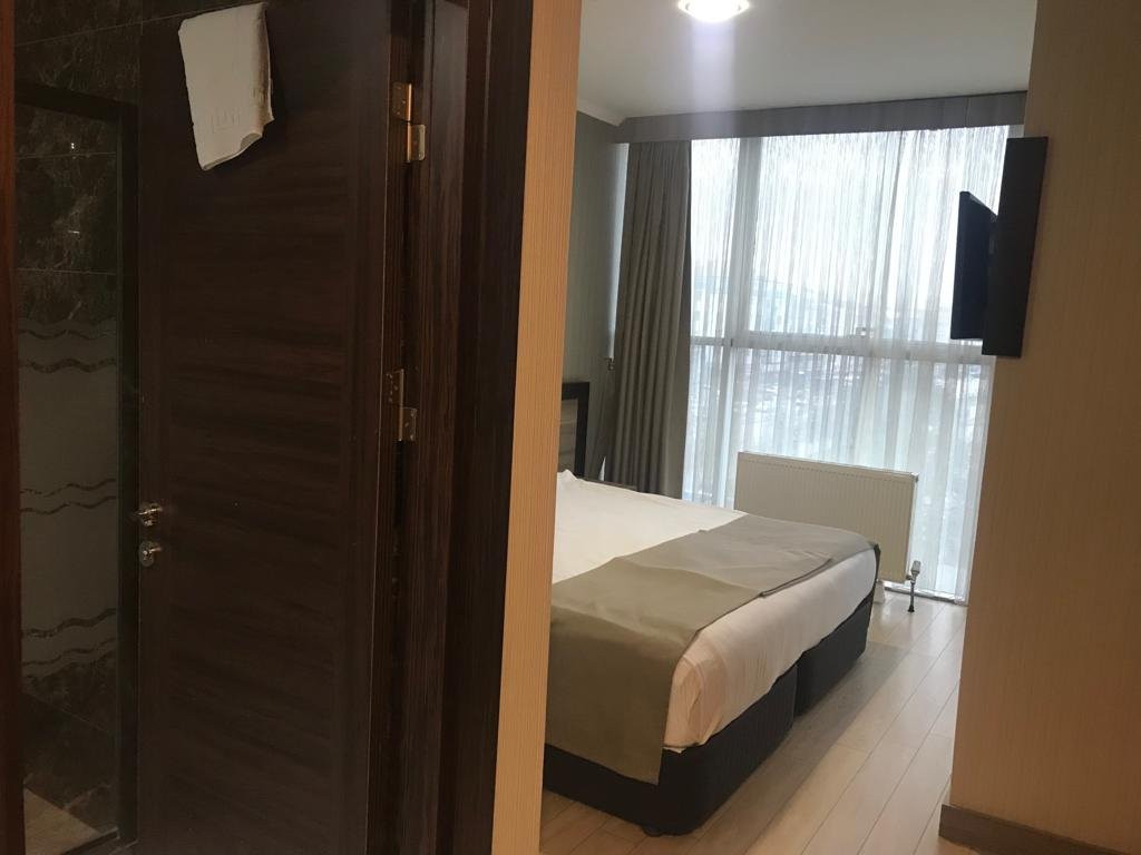 The Corner Hotel主图