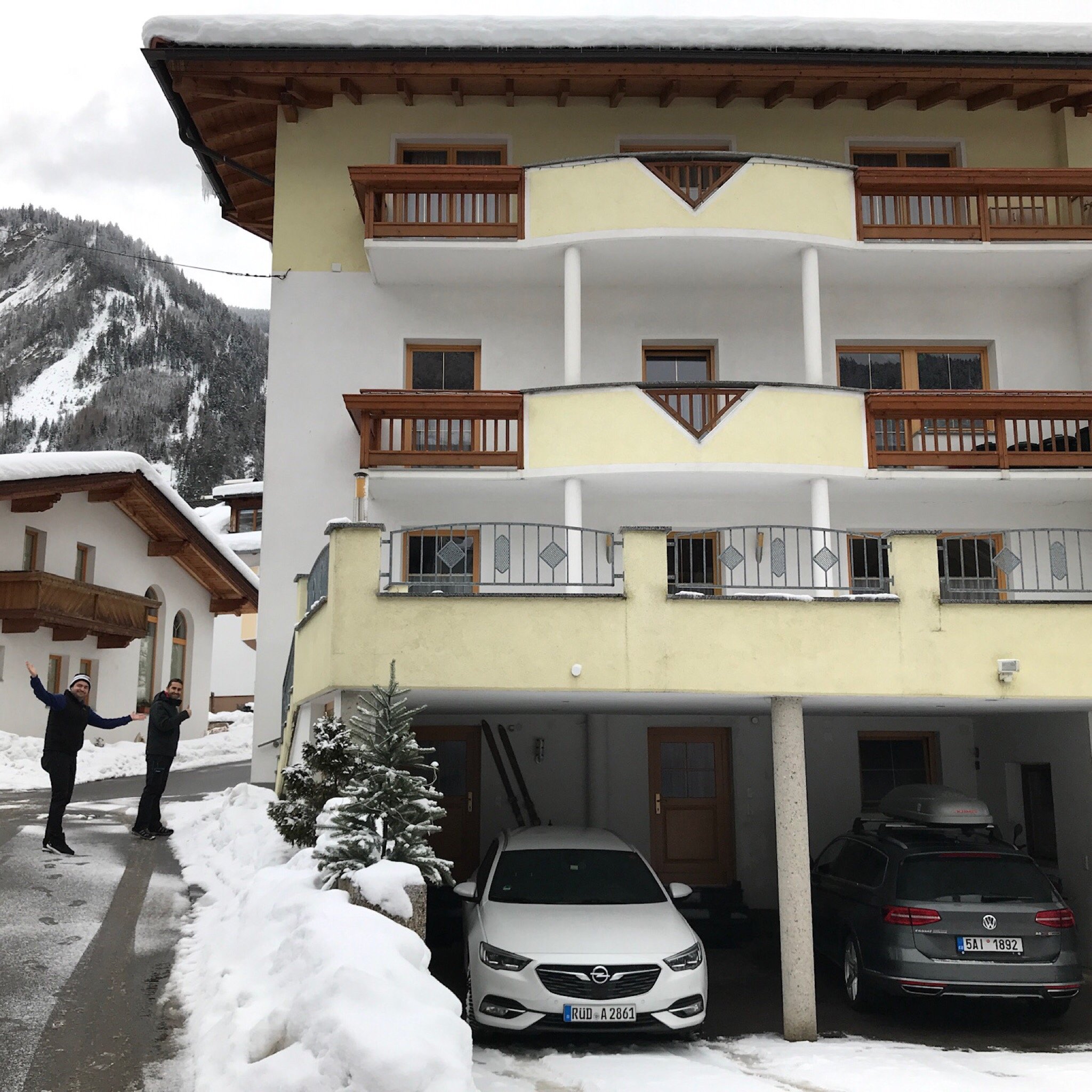 Aktiv Apart Stockl-官方