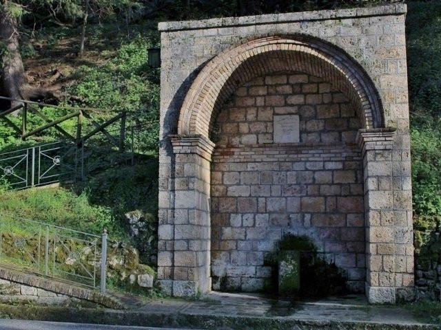 Fontana degli Amanti景点图片