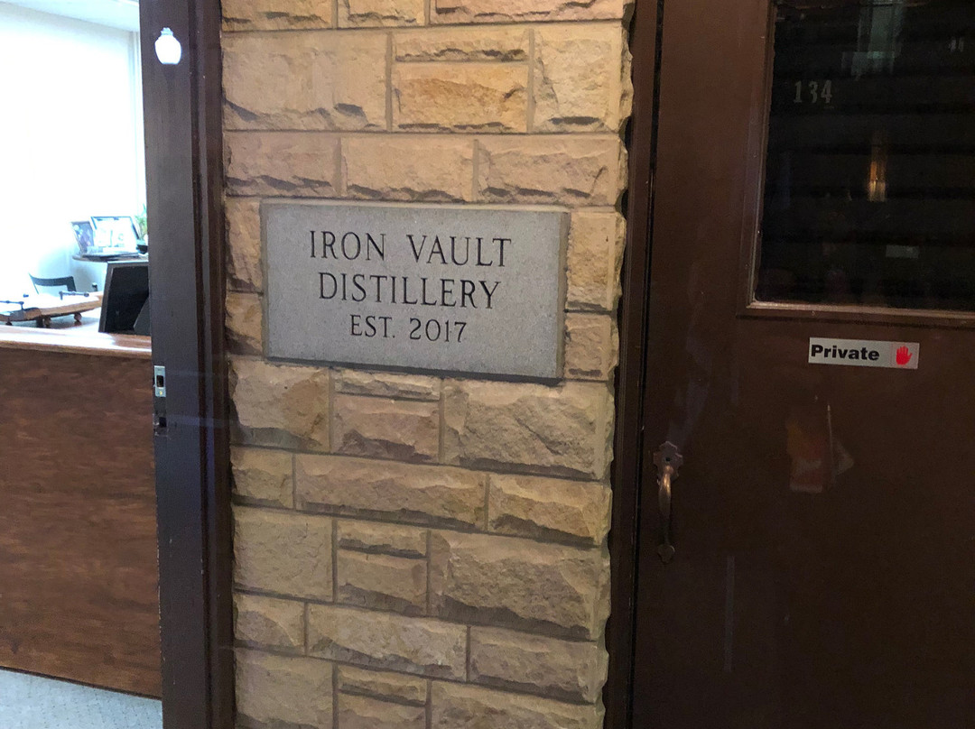 Iron Vault Distillery景点图片