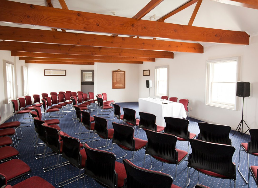 厄齐沃特酒店主图