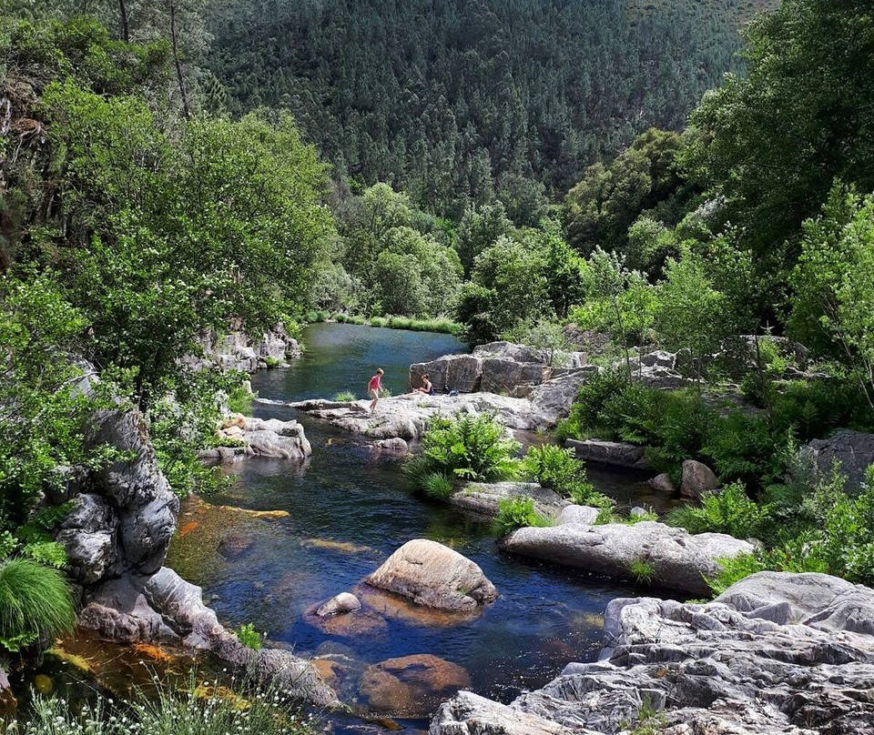Poço da Cesta - praia fluvial de Casal Novo-Arganil必去景点