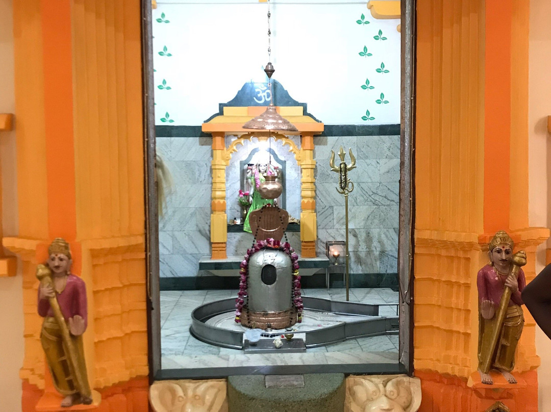 Temple SSDM Shree Sanatan Dharma Mandal-坎帕拉必去景点