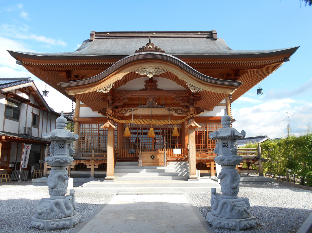 Iwakuni Shirohebi Shrine景点图片