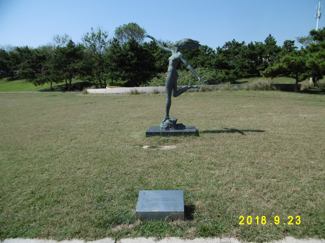 青岛海滨雕塑园景点图片