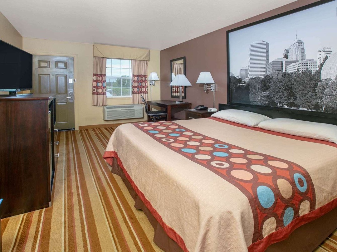 Super 8 by Wyndham Big Cabin/Vinita Area主图