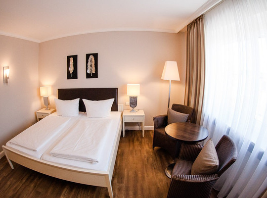 赫希酒店餐厅主图