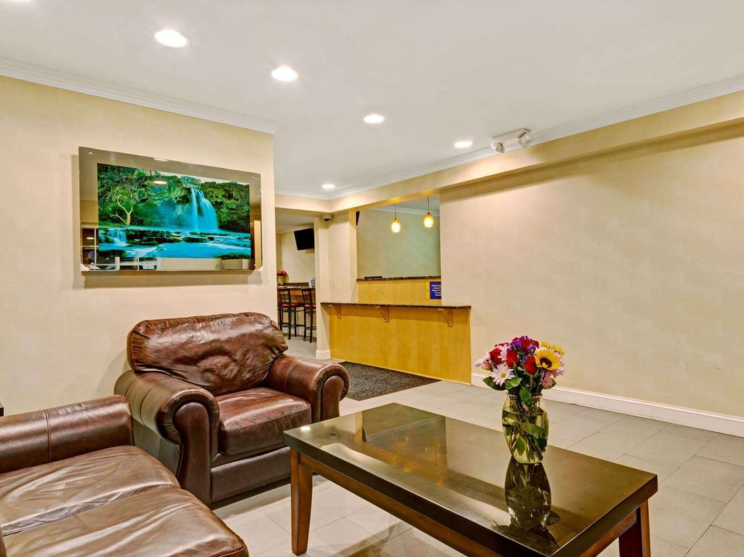 Econolodge By Choice Hotels - Bethel/danbury主图