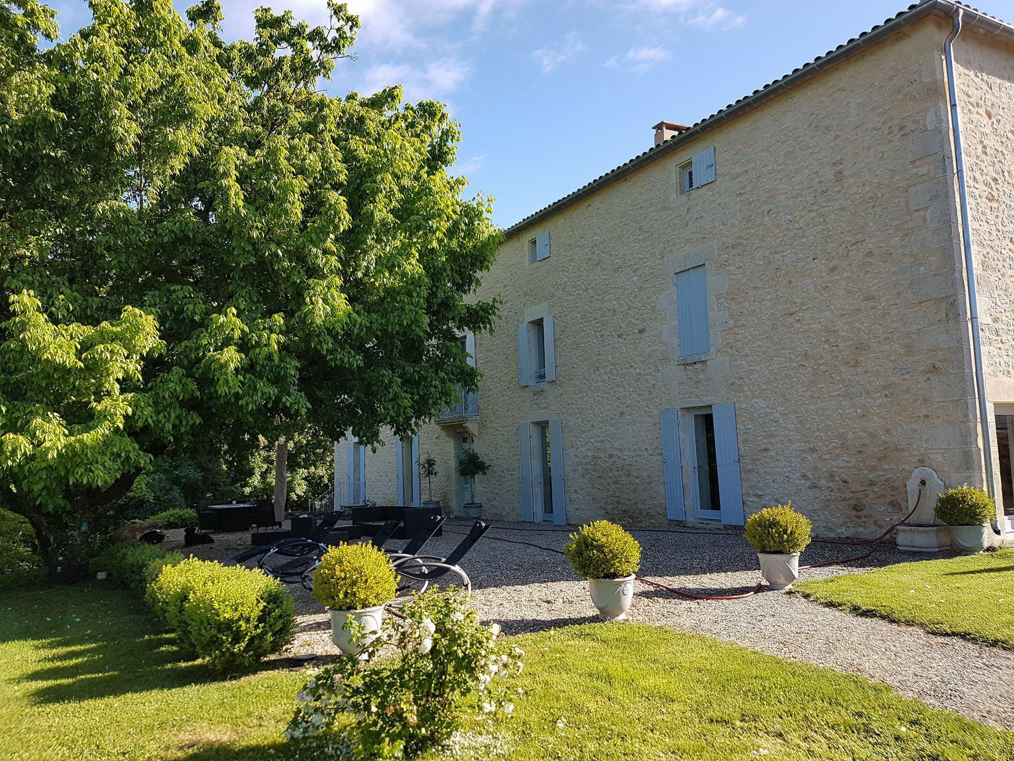 Domaine la Bastide-官方