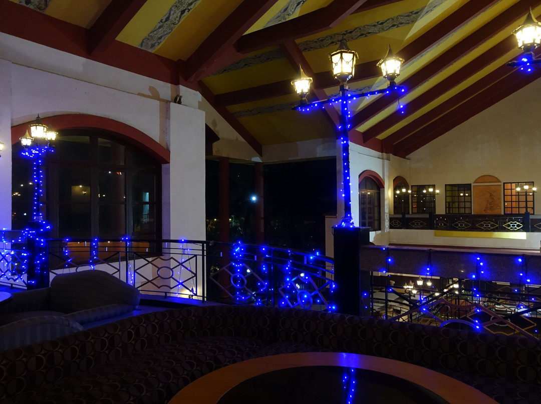 金色度假酒店主图