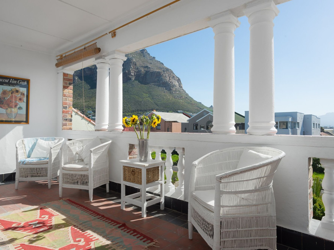 The Gong House主图