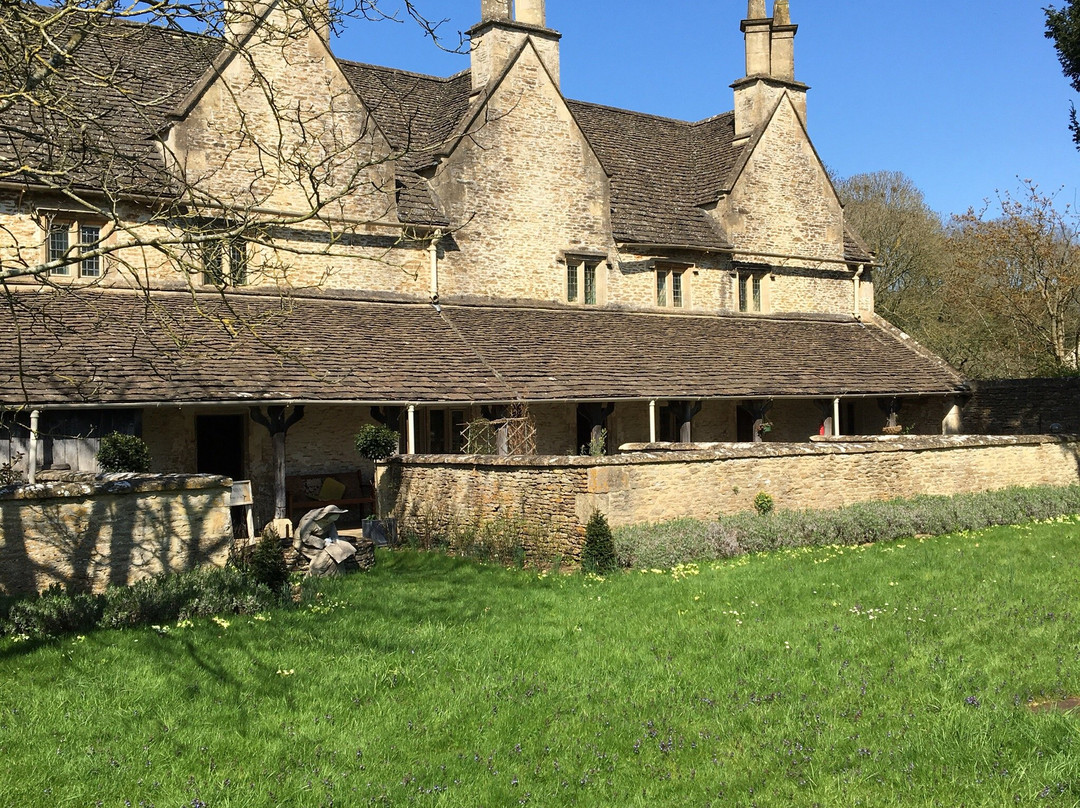Corsham 17th Century Schoolroom & Almshouse-科斯罕必去景点
