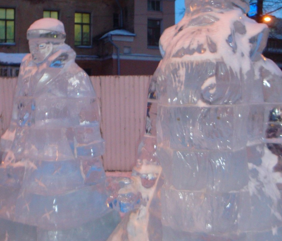 Khrustalnaya Skazka Ice Town景点图片