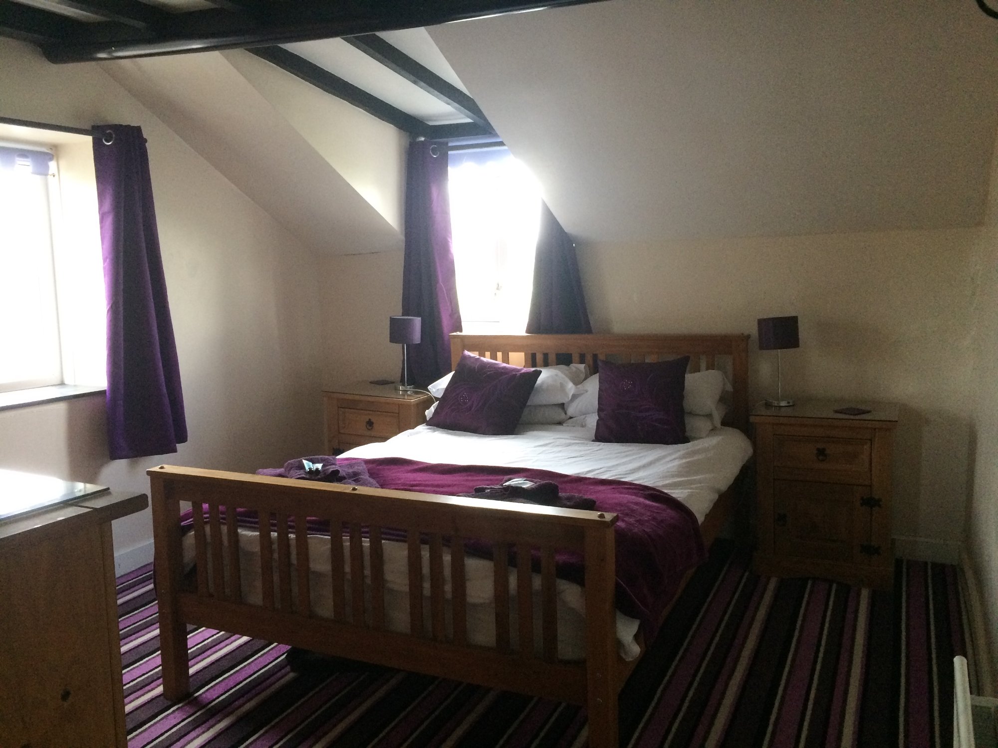 Mid Wales Inn-官方