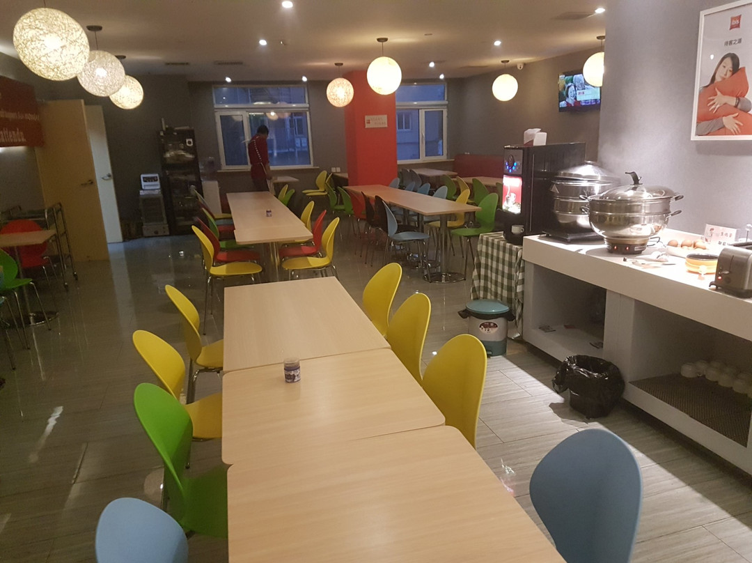 彩云大酒店主图