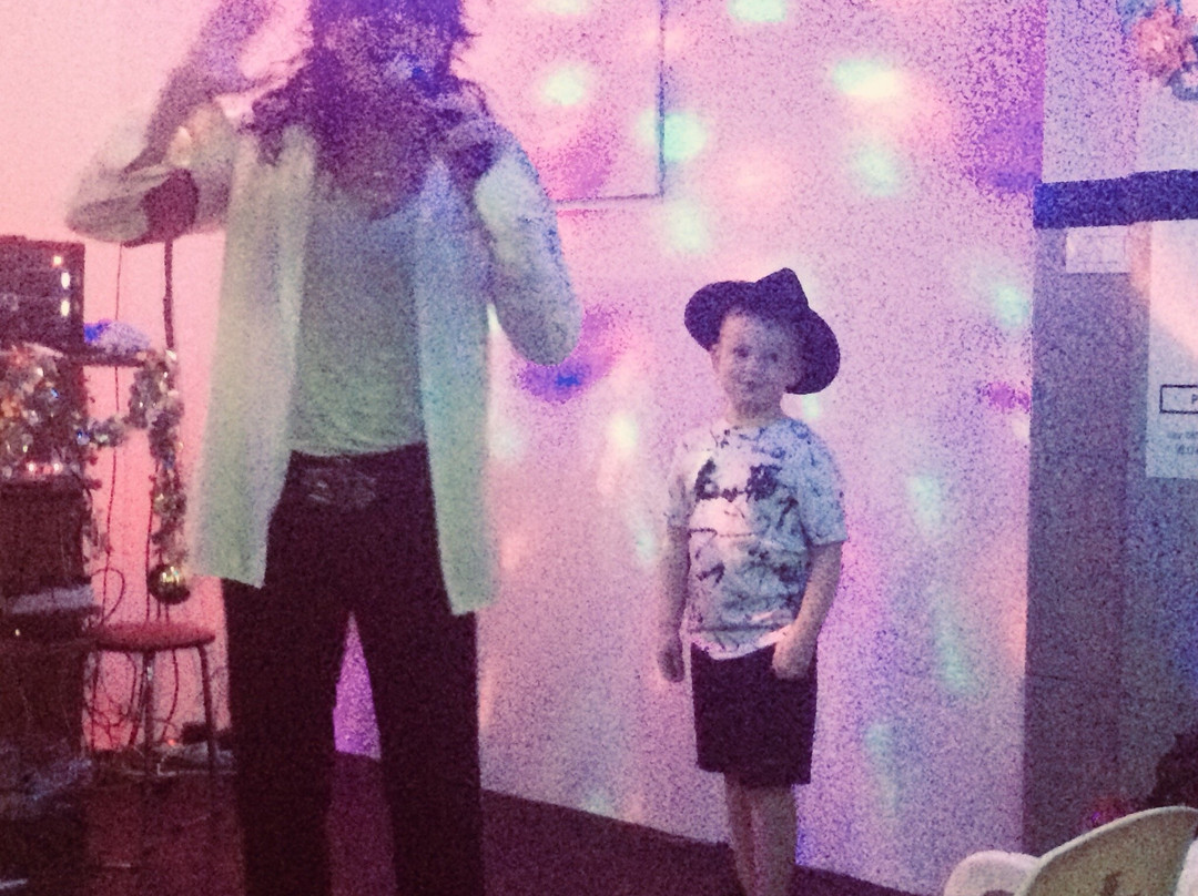 Howlin' at the Moon-奥德杰海岸必去景点